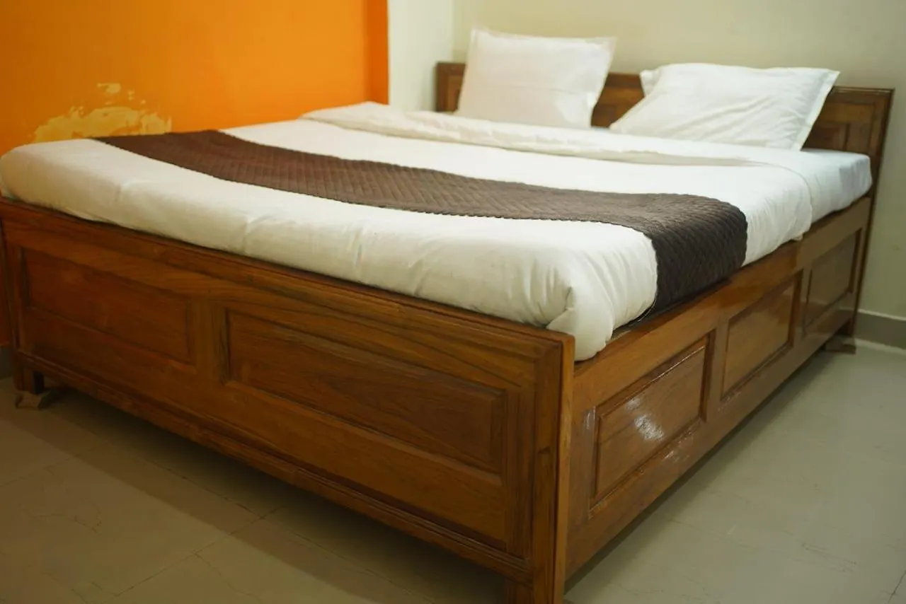The Night Homestay Varanasi Apartment